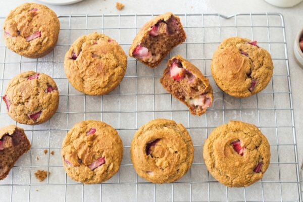 Rhubarb Strawberry Muffins