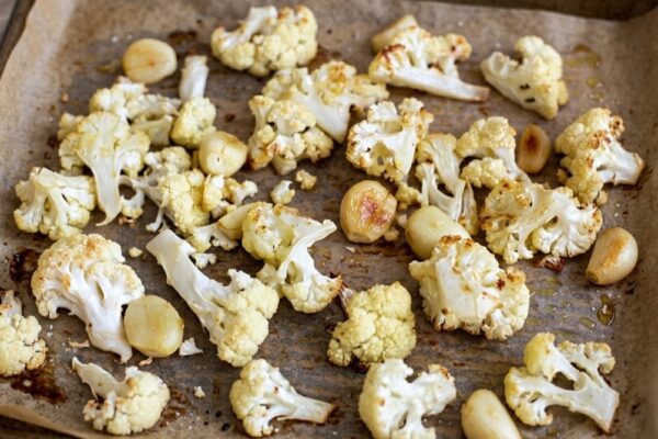 Roasted Cauliflower Garlic Dip